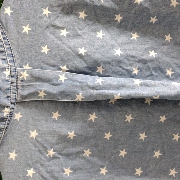 Chelsea and Theodore blue jean long sleeve shirt - Picture 6 of 6